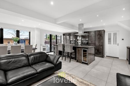 2 bedroom House for sale in Chichester Road, Cleethorpes, DN35