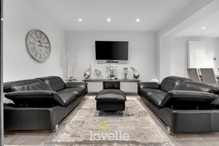 2 bedroom House for sale in Chichester Road, Cleethorpes, DN35