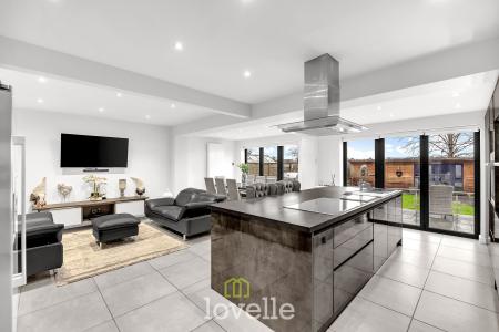 2 bedroom House for sale in Chichester Road, Cleethorpes, DN35