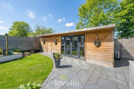 2 bedroom House for sale in Chichester Road, Cleethorpes, DN35
