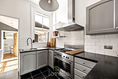 3 bedroom Semi-detached house for sale in Oxford Street, Cleethorpes, DN35