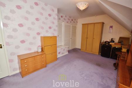 1 bedroom Semi-detached bungalow for sale in Meadow View, Cleethorpes, DN35