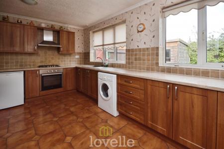 2 bedroom Terraced bungalow for sale in Suggitts Court, Cleethorpes, DN35