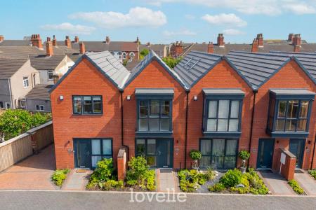 3 bedroom Terraced House for sale in Stable Mews, Cleethorpes, DN35