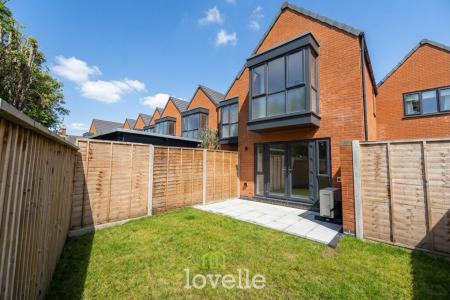 3 bedroom Terraced House for sale in Stable Mews, Cleethorpes, DN35