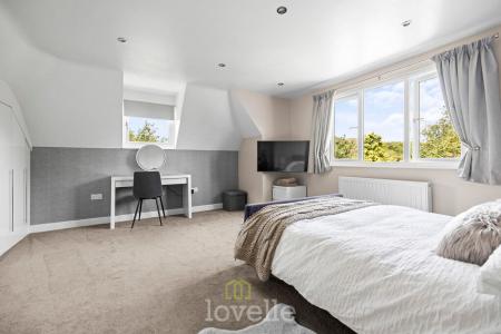 4 bedroom Detached house for sale in Humberston Avenue, Humberston, DN36