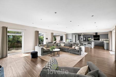 4 bedroom Detached house for sale in Humberston Avenue, Humberston, DN36