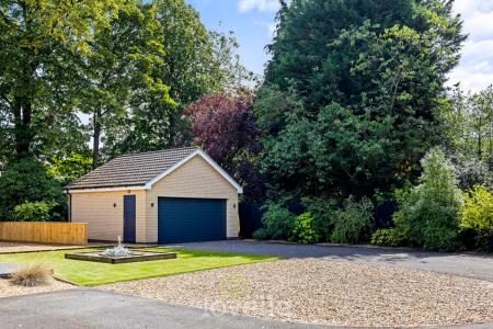 4 bedroom Detached house for sale in Humberston Avenue, Humberston, DN36