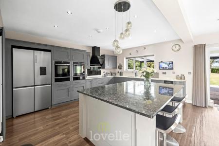 4 bedroom Detached house for sale in Humberston Avenue, Humberston, DN36