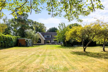 4 bedroom Detached house for sale in Humberston Avenue, Humberston, DN36