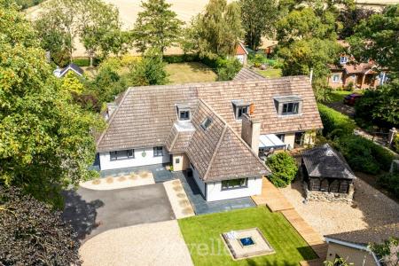 4 bedroom Detached house for sale in Humberston Avenue, Humberston, DN36