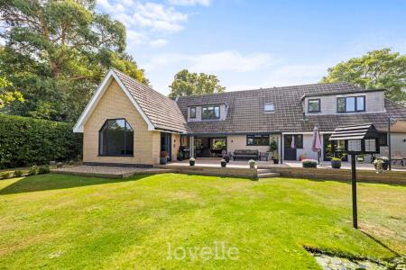 4 bedroom Detached house for sale in Humberston Avenue, Humberston, DN36
