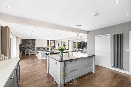 4 bedroom Detached house for sale in Humberston Avenue, Humberston, DN36