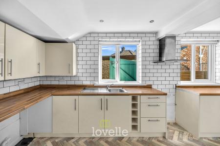3 bedroom Semi-detached house for sale in Davie Place, Cleethorpes, DN35