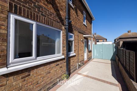3 bedroom Semi-detached house for sale in Davie Place, Cleethorpes, DN35