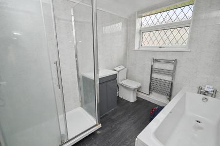 3 bedroom Terraced House for sale in Bennett Road, Cleethorpes, DN35