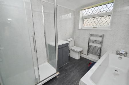 3 bedroom Terraced House for sale in Bennett Road, Cleethorpes, DN35