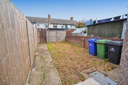3 bedroom Terraced House for sale in Bennett Road, Cleethorpes, DN35