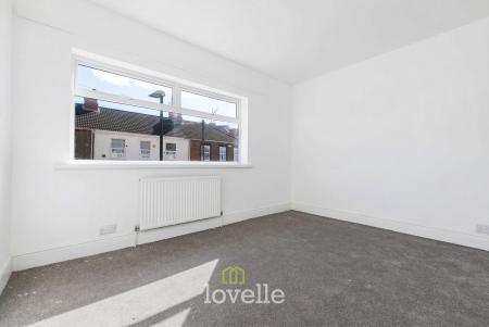 3 bedroom Terraced House for sale in College Street, Cleethorpes, DN35