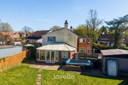 4 bedroom Detached house for sale in Main Street, Fulstow, LN11