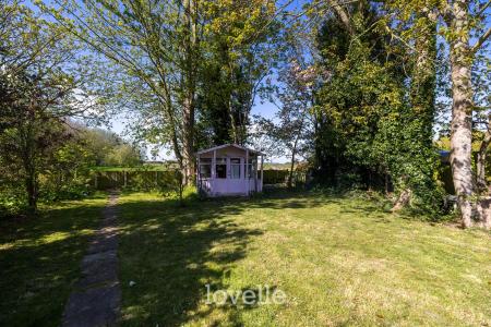 4 bedroom Detached house for sale in Main Street, Fulstow, LN11