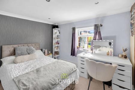 4 bedroom Detached house for sale in Main Street, Fulstow, LN11