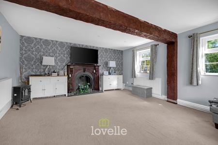 4 bedroom Detached house for sale in Main Street, Fulstow, LN11