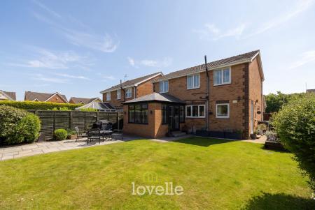 4 bedroom Detached house for sale in Drury Lane, New Waltham, DN36