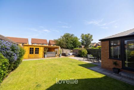 4 bedroom Detached house for sale in Drury Lane, New Waltham, DN36