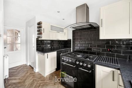 4 bedroom Detached house for sale in Drury Lane, New Waltham, DN36