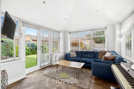 4 bedroom Detached house for sale in Drury Lane, New Waltham, DN36