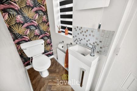 4 bedroom Detached house for sale in Drury Lane, New Waltham, DN36