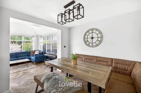 4 bedroom Detached house for sale in Drury Lane, New Waltham, DN36