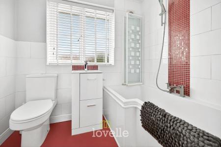 4 bedroom Detached house for sale in Drury Lane, New Waltham, DN36