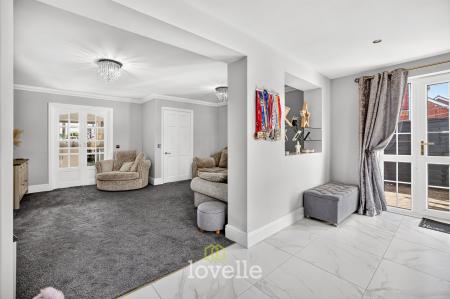 3 bedroom Semi-detached house for sale in Roladan Close, New Waltham, DN36