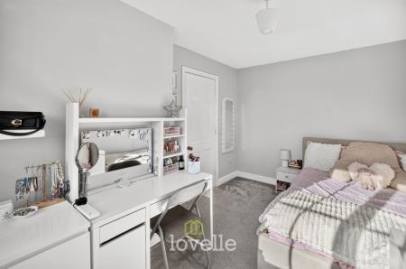 3 bedroom Semi-detached house for sale in Roladan Close, New Waltham, DN36