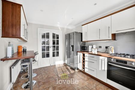 3 bedroom Semi-detached house for sale in Roladan Close, New Waltham, DN36