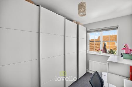 3 bedroom Semi-detached house for sale in Roladan Close, New Waltham, DN36
