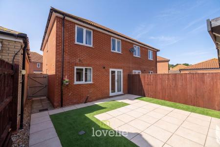 3 bedroom Semi-detached house for sale in Stavanger Close, New Waltham, DN36