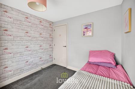 3 bedroom Semi-detached house for sale in Stavanger Close, New Waltham, DN36