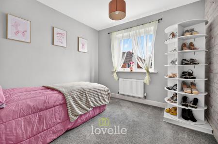 3 bedroom Semi-detached house for sale in Stavanger Close, New Waltham, DN36