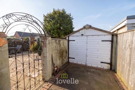 3 bedroom Semi-detached bungalow for sale in St. Johns Road, Humberston, DN36