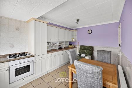 3 bedroom Semi-detached bungalow for sale in St. Johns Road, Humberston, DN36