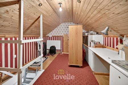 3 bedroom Semi-detached bungalow for sale in St. Johns Road, Humberston, DN36