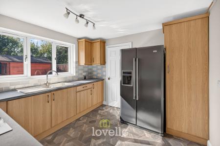 4 bedroom Detached house for sale in Chandlers Close, New Waltham, DN36
