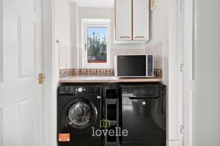 4 bedroom Detached house for sale in Chandlers Close, New Waltham, DN36