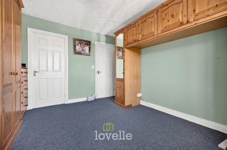 4 bedroom Detached house for sale in Chandlers Close, New Waltham, DN36