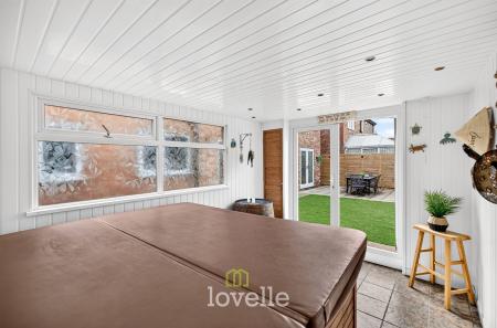 5 bedroom Detached house for sale in Burnham Reach, Cleethorpes, DN35