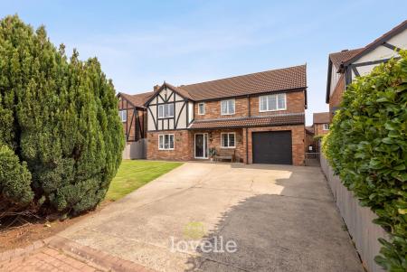 5 bedroom Detached house for sale in Burnham Reach, Cleethorpes, DN35