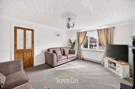 5 bedroom Detached house for sale in Burnham Reach, Cleethorpes, DN35